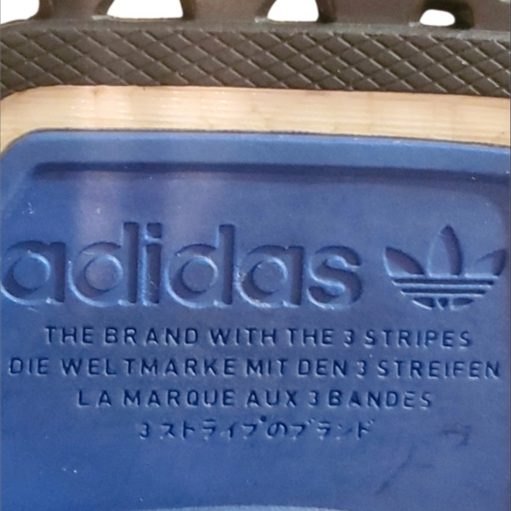 ADIDAS RUNNING SHOES IN EXCELLENT CONDITION SIZE 4.5 - Picture 7 of 10